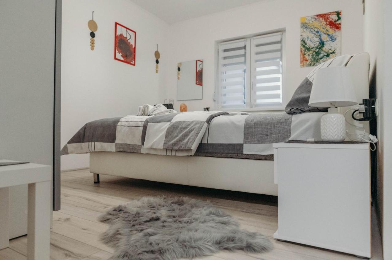 Holy Apartment Dakovo Exterior photo