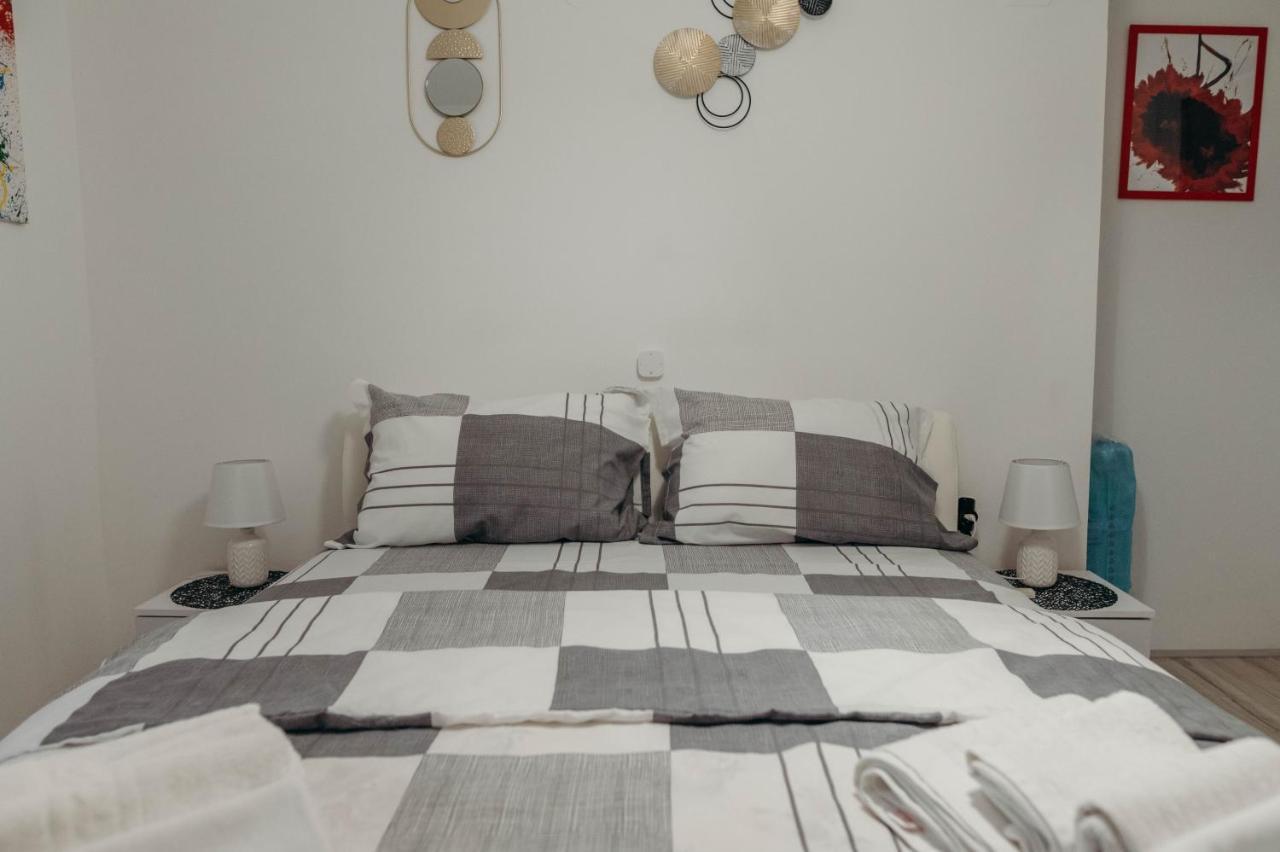 Holy Apartment Dakovo Exterior photo